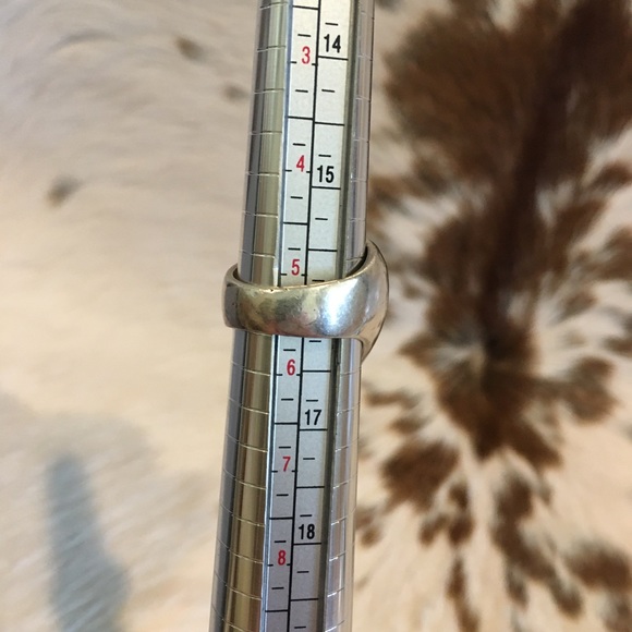 Vintage Sterling Puffed Heart Ring - Picture 4 of 6